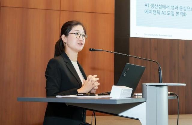 ±èÇöÁ¤ Çѱ¹IBM ÄÁ¼³ÆÃ ´ëÇ¥°¡ °£´ãȸ¿¡¼ ¹ß¾ðÇϰí ÀÖ´Ù »çÁøÇѱ¹ IBM
