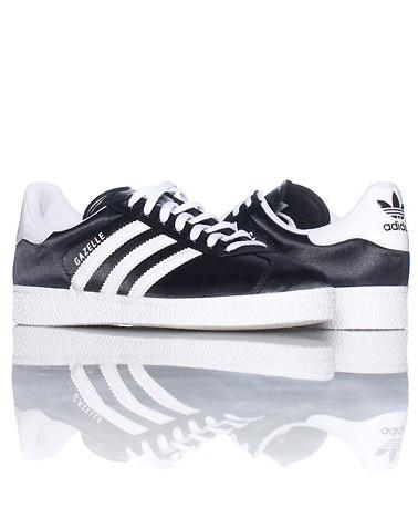 1352463350_G60434_black_adidas_gazelle_2_sneaker4.jpg