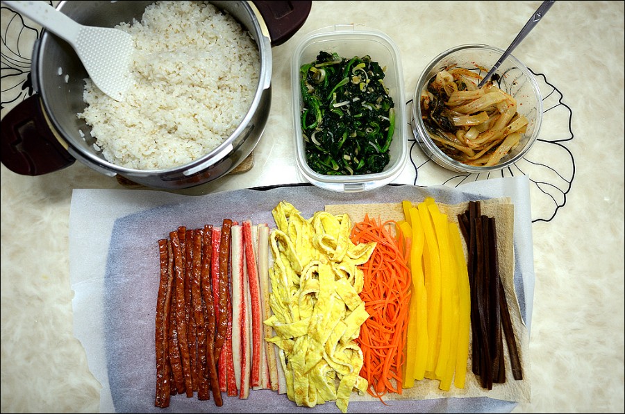 오늘자 아점 김밥.jpg - 뽐뿌:자유게시판 오늘자 아점 김밥.jpg