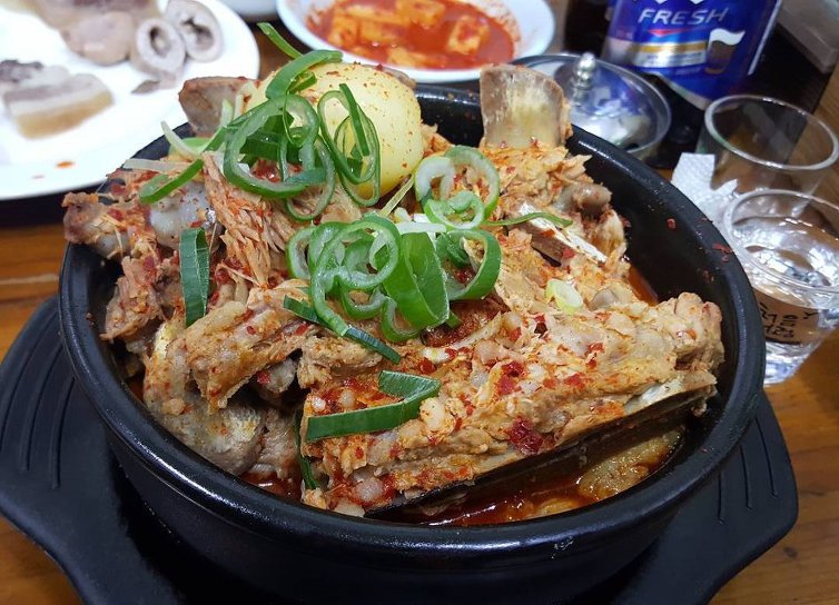 뽐뿌:자유게시판 - 하루 500명 감자탕 스타일 감자국.JPG 하루 500명 감자탕 스타일 감자국.JPG