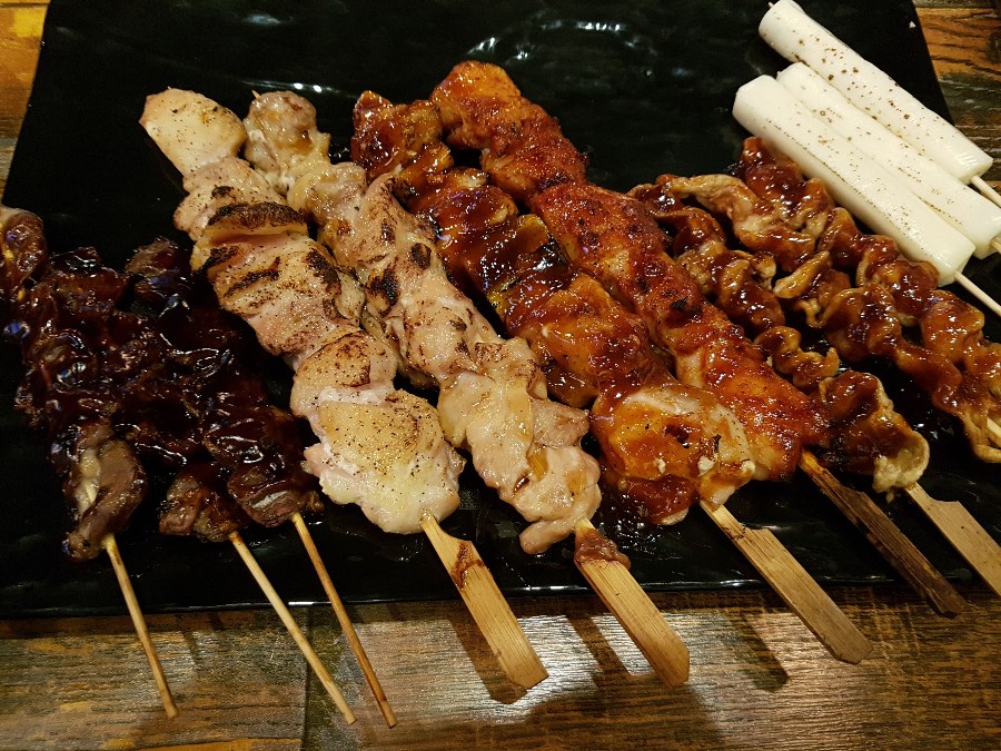 닭꼬치집 혼술.jpg - 뽐뿌:자유게시판 닭꼬치집 혼술.jpg