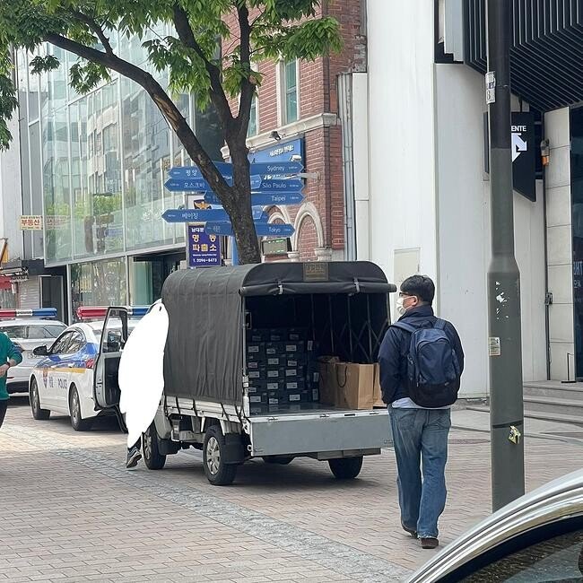 명동 뉴발란스 근황.jpg - 뽐뿌:자유게시판 명동 뉴발란스 근황.jpg