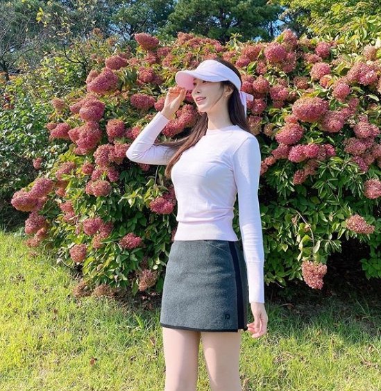 진달래 아나운서, 골프웨어를 패션으로 승화하는 미모 눈길 - 뽐뿌:방송/연예뉴스 진달래 아나운서, 골프웨어를 패션으로 승화하는 미모 눈길