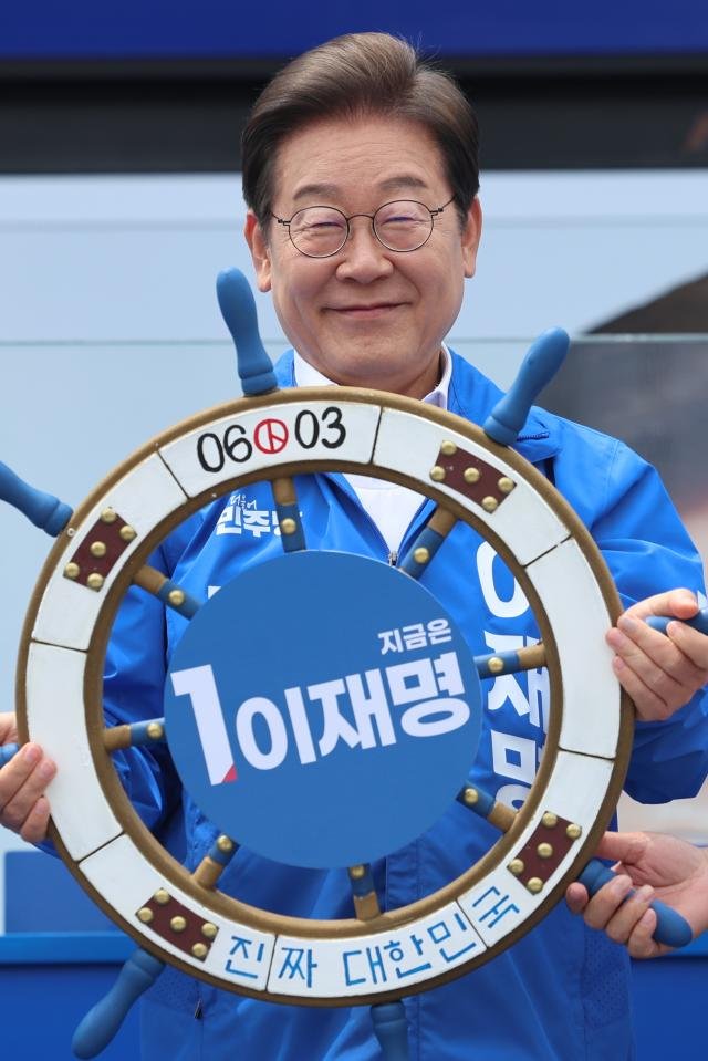  Ҿִ 뼱 ĺ Ÿ  յ  ָ 31  ý ٸ°  áꡤȼ  Ÿ⸦ ޾ ̰ ִ մ