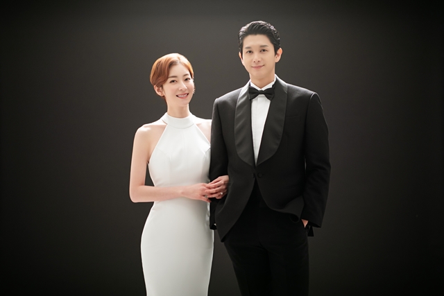 배우 왕지원이 발레리노 박종석과 오는 2월 결혼한다. /에이에이치미디어코프 제공