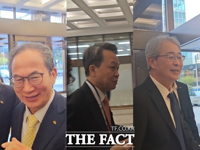 3일 오후 서울 중구 은행회관에서 한국은행과 한국금융연구원 공동 정책 컨퍼런스가 열렸다. (왼쪽부터 차례대로) 양종희 KB금융 회장, 진옥동 신한금융 회장, 임종룡 우리금융 회장. /중구=이선영 기자