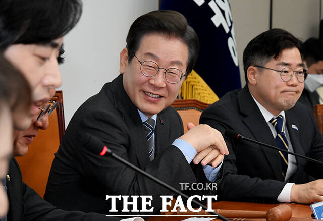 윤석열 전 대통령 파면으로 조기 대선 시계가 본격적으로 움직이기 시작했다. 더불어민주당은 이재명 대표와 함께 비명계 대선 주자들이 '어대명' 견제에 나서 주목된다. /배정한 기자