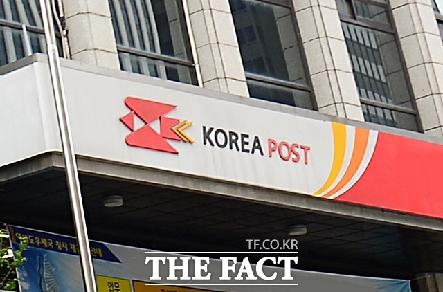 지난해 국토교통부 택배 서비스 평가에서 우체국 소포·합동물류가 각각 일반택배·기업택배에서 가장 우수한 평가를 받은 것으로 나타났다. /더팩트 DB