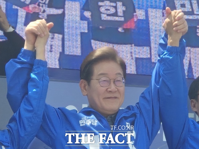  Ҿִ 뼱 ĺ 21 뼱 Ϸ  ٰ 2   ǵ   ģ. /ȣ 