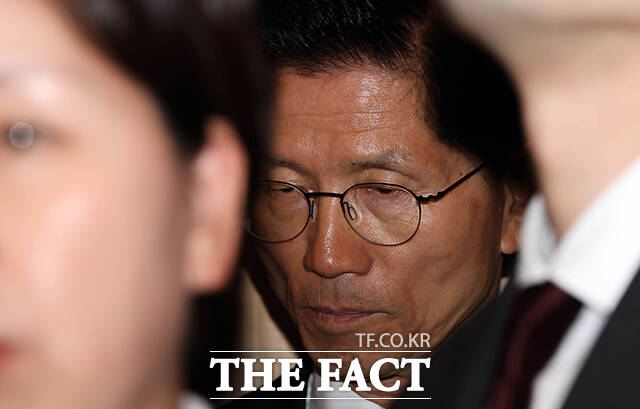 蹮  뼱 ĺ 4   ǵ  ߾Ӵ翡 21 ɼ   º    縦  ִ. / 