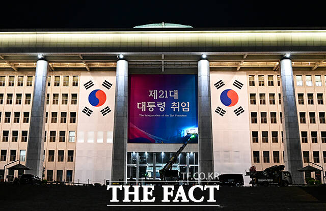  Ҿִ 뼱 ĺ 21  缱 4   ǵ ȸ ܺ ±ر    ġǰ ִ. /ȸ= 